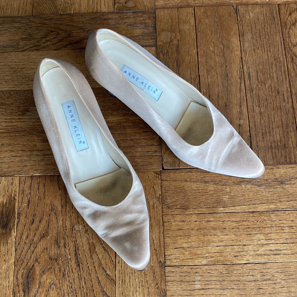 DTM shoes- coordinate with custom dress on site - Picture 2 of 5